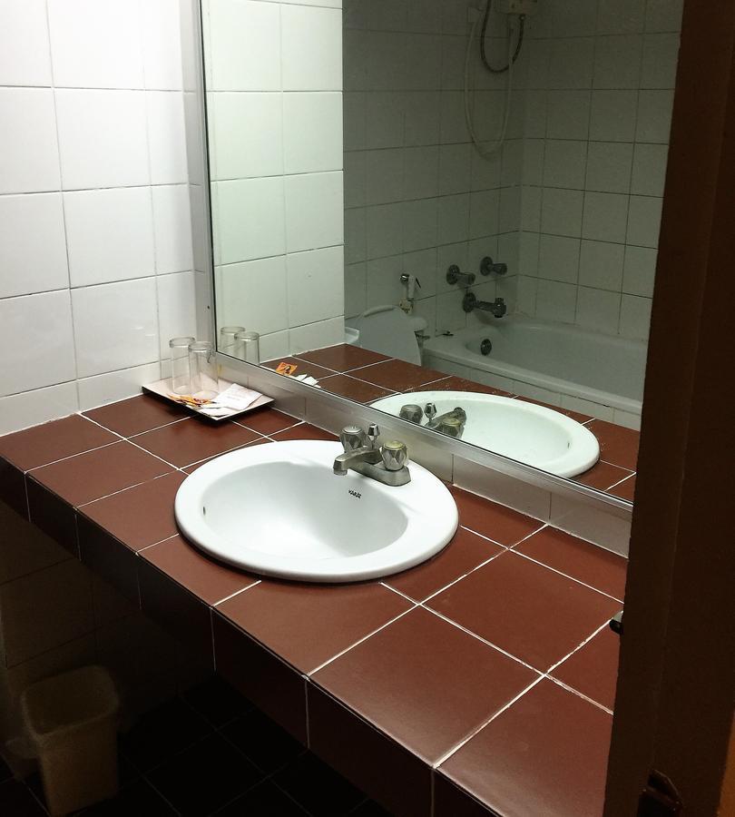 Daeng Plaza Hotel Phuket Екстериор снимка
