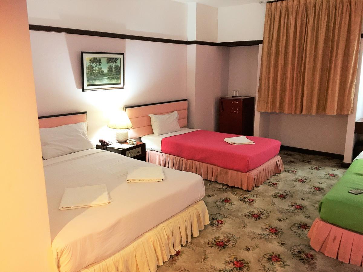 Daeng Plaza Hotel Phuket Екстериор снимка