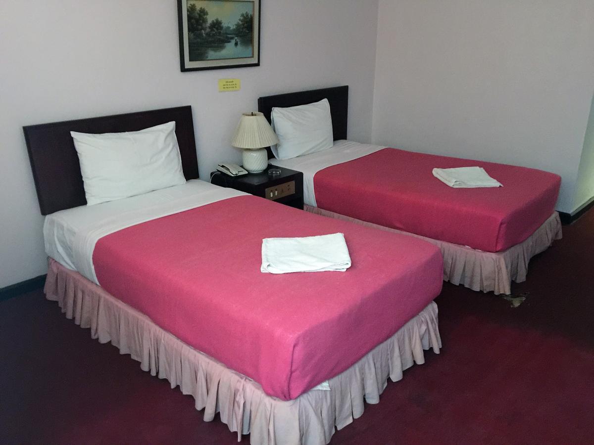 Daeng Plaza Hotel Phuket Екстериор снимка