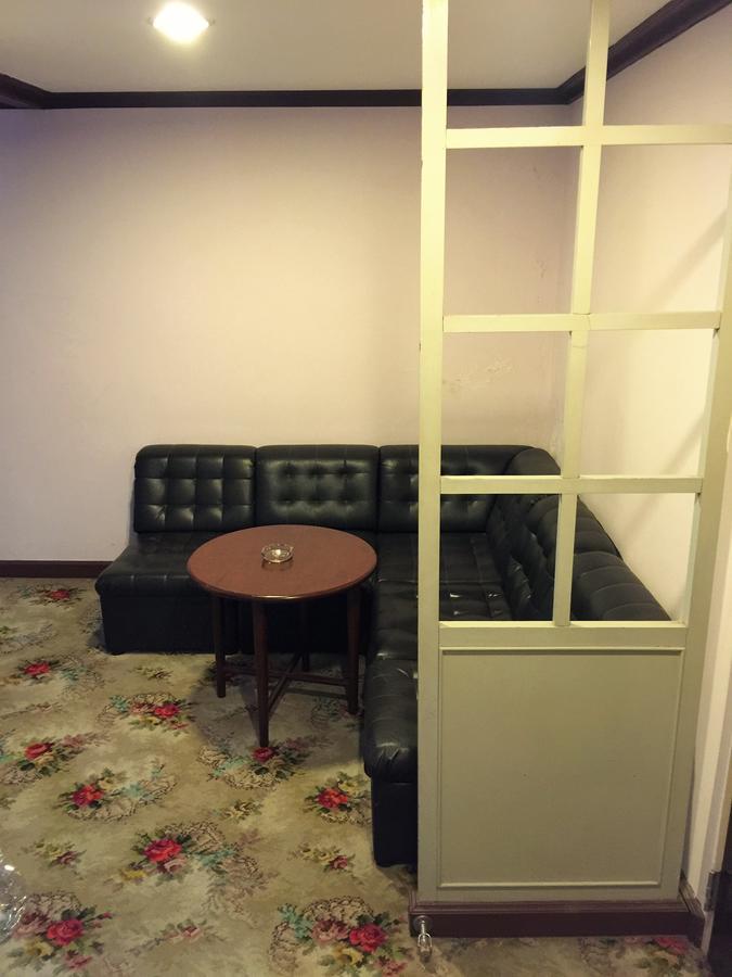 Daeng Plaza Hotel Phuket Екстериор снимка