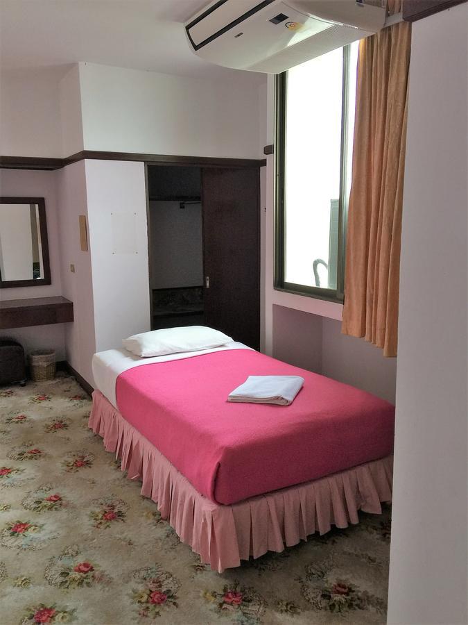 Daeng Plaza Hotel Phuket Екстериор снимка