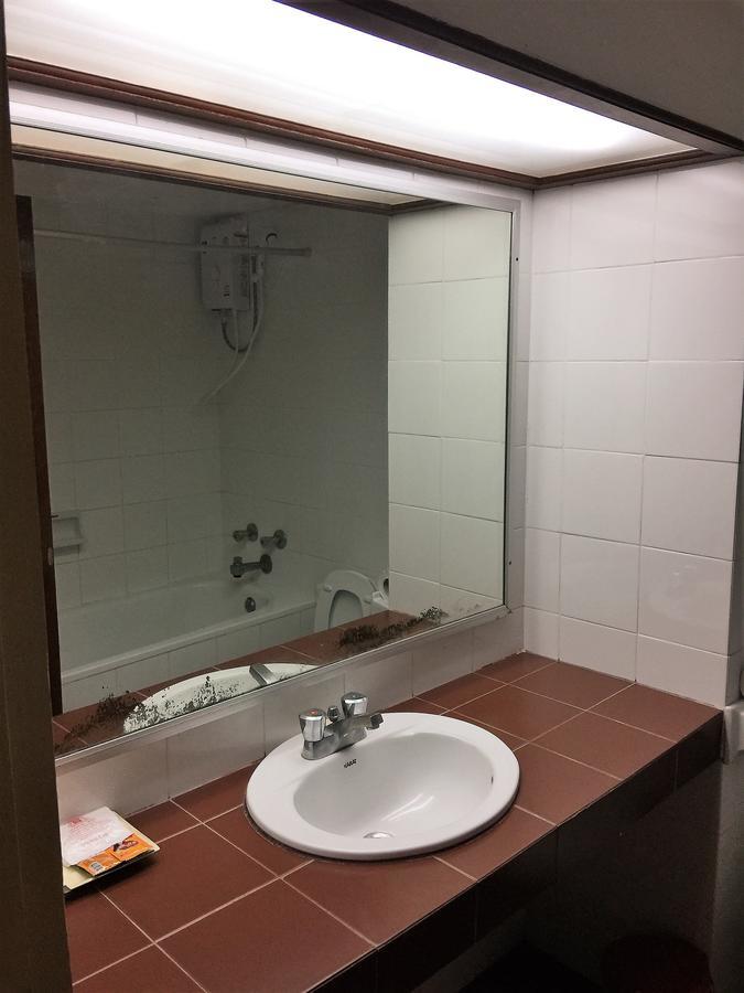Daeng Plaza Hotel Phuket Екстериор снимка