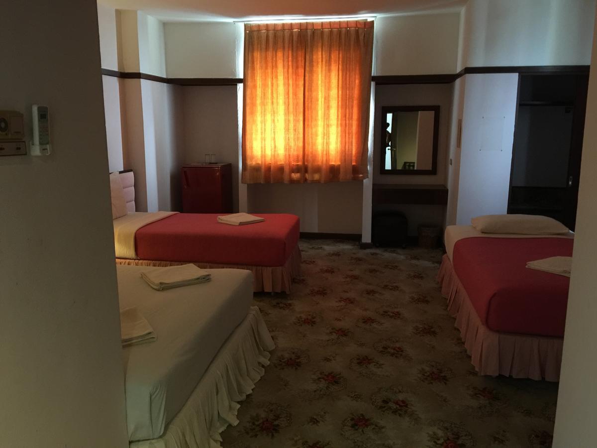 Daeng Plaza Hotel Phuket Екстериор снимка