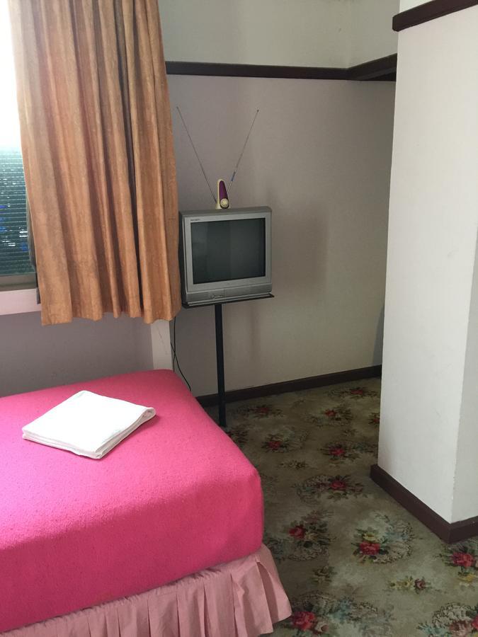 Daeng Plaza Hotel Phuket Екстериор снимка