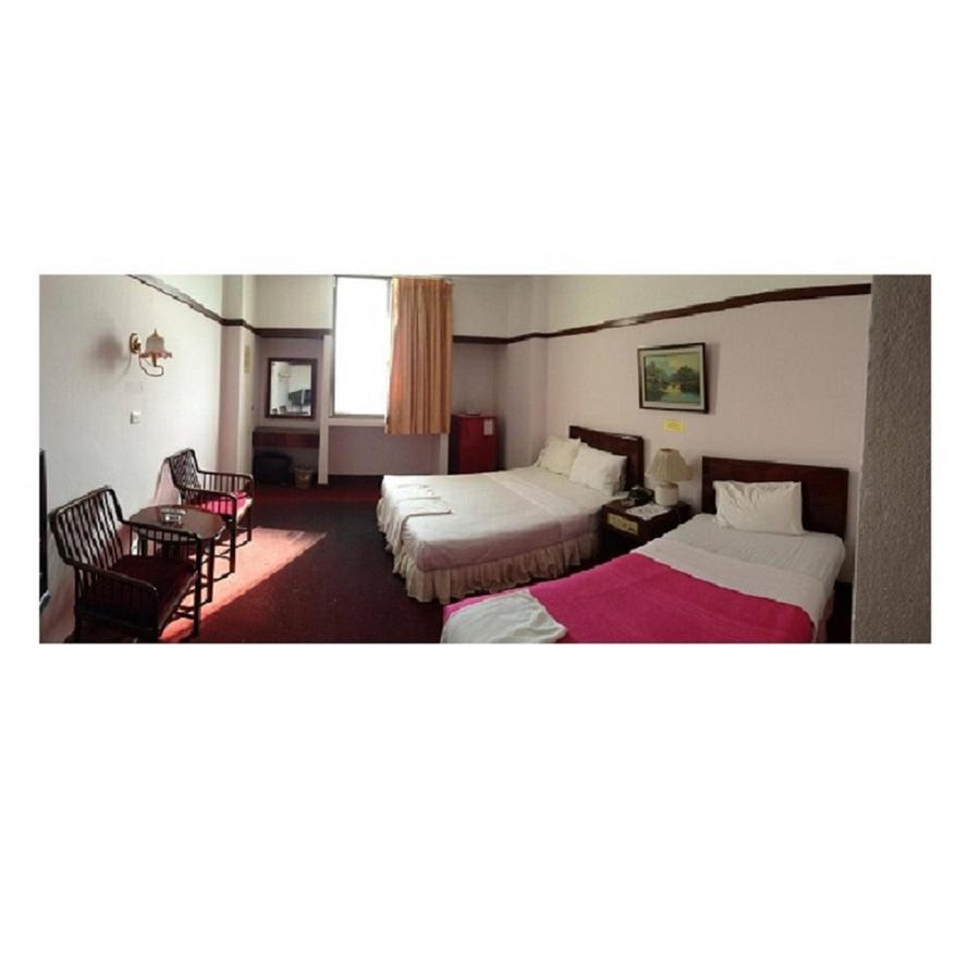 Daeng Plaza Hotel Phuket Екстериор снимка
